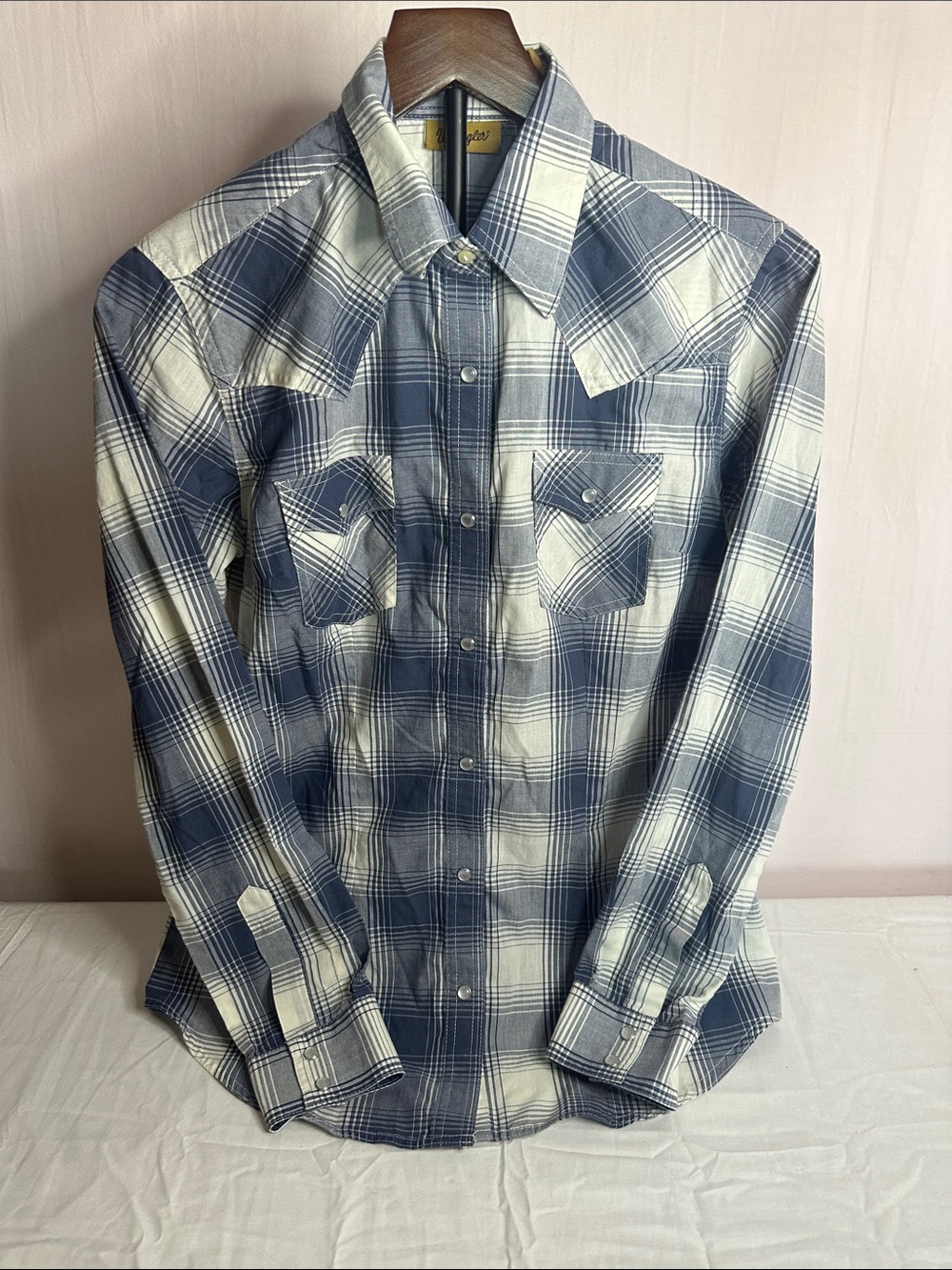 Wrangler Blue and White Plaid Western Button-Down Shirt